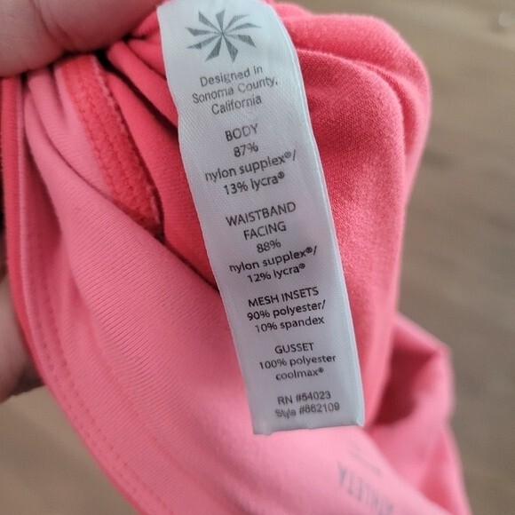 Athleta "Relay" coral cropped leggings 2013 style 53630 - Picture 7 of 7